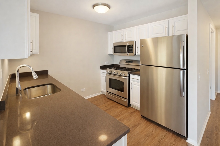 Building Photo - 601 N State St