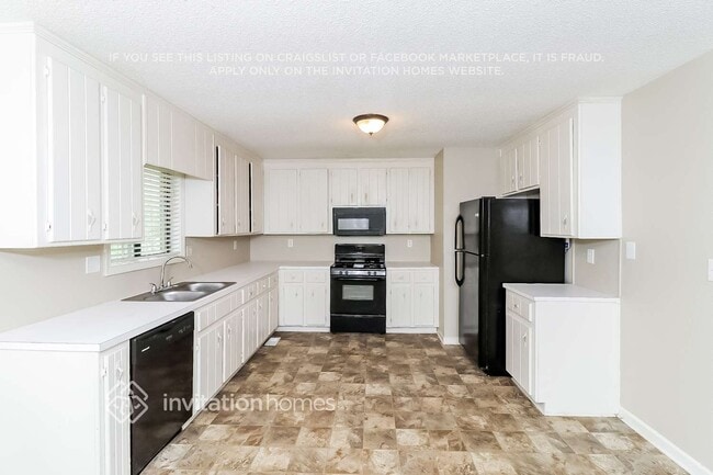 Building Photo - 4899 Hawk Trail