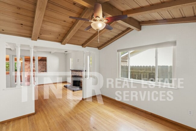 Building Photo - 8665 Everglade Dr