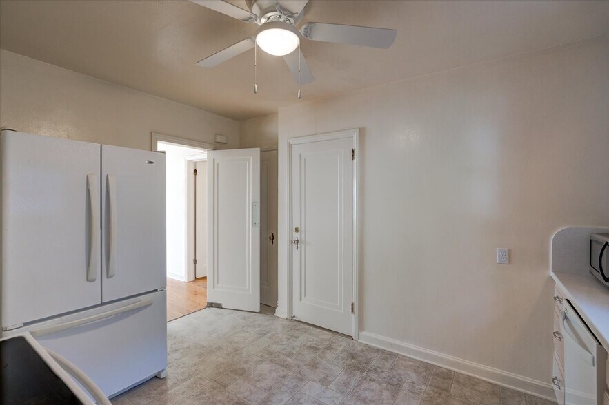 Building Photo - 2615 Stevens St