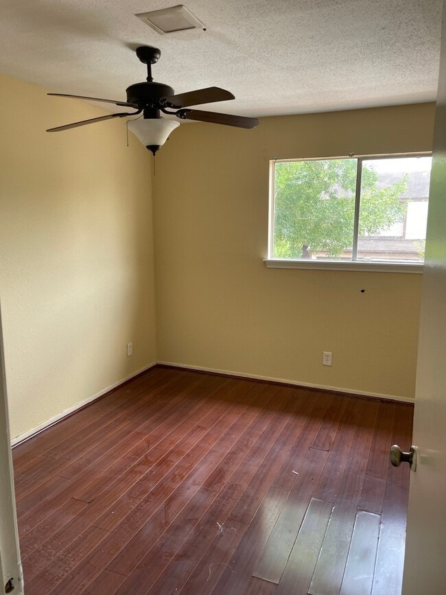 Building Photo - 12510 Manor Ct