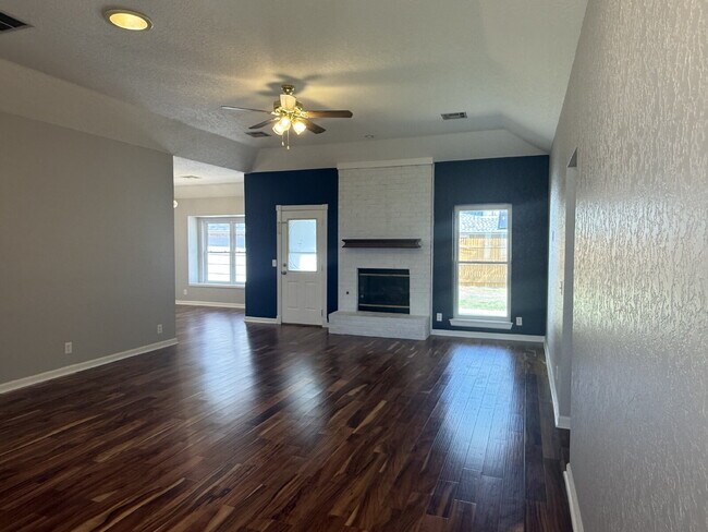 Building Photo - Corner-lot home in the desirable Cooper Creek