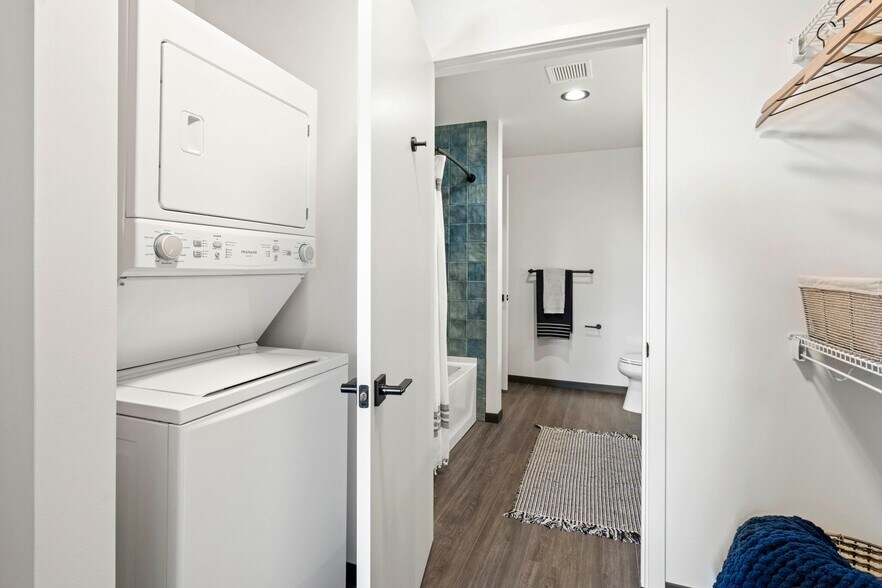 Building Photo - 148 N Ashland Ave