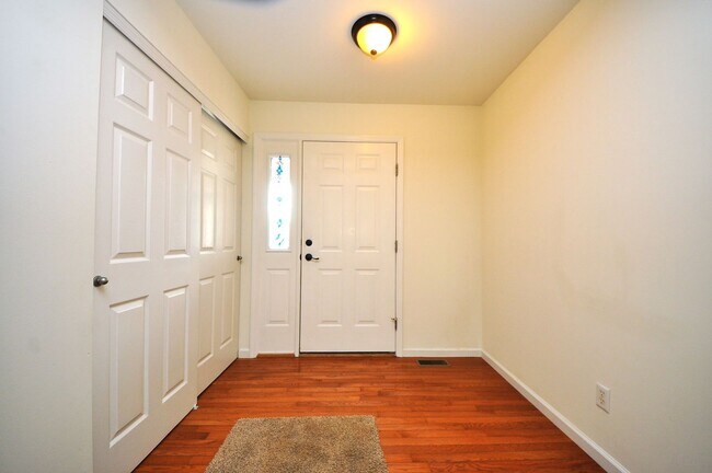 Building Photo - 131 Choctaw Dr