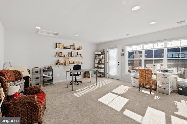 Building Photo - 6227 Almerico Pl