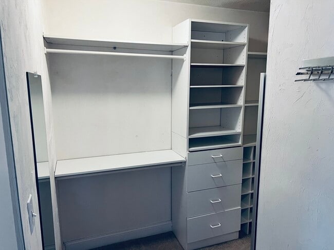 Building Photo - 9 Nirvana Dr