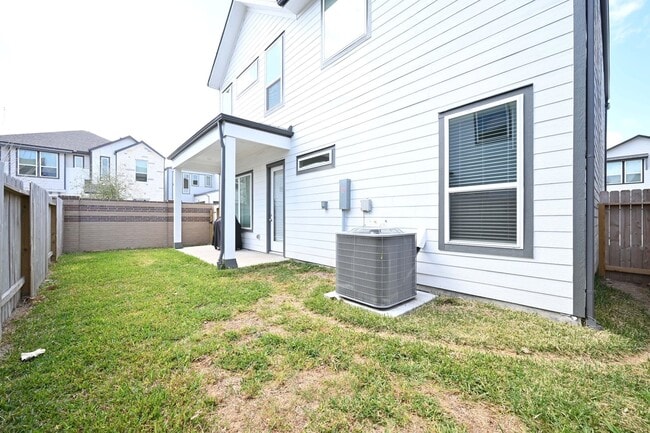 Building Photo - 4112 Farm Holw St