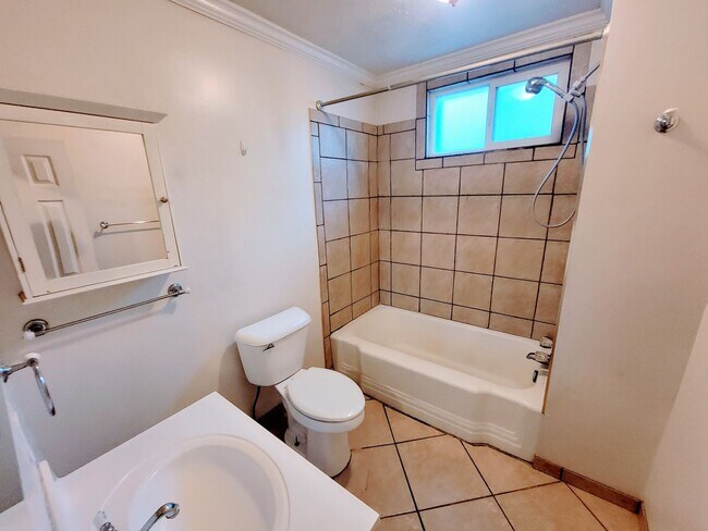 Building Photo - AMAZING Midvale Home in perfect central location!