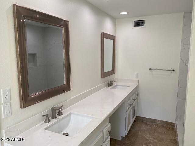 Building Photo - 6621 E Kelton Ln