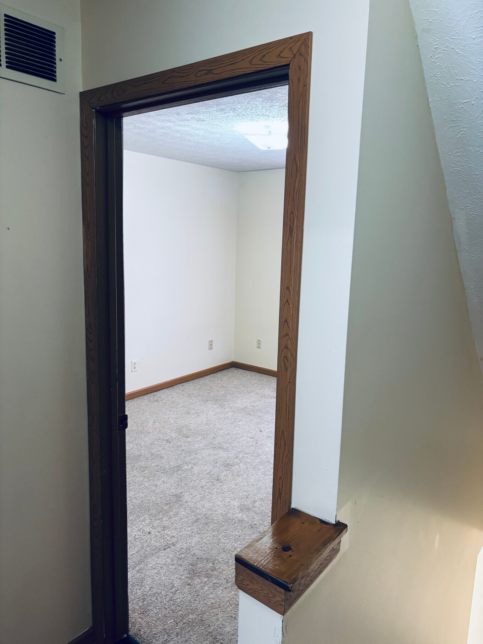 Building Photo - 102 McMillen Ave