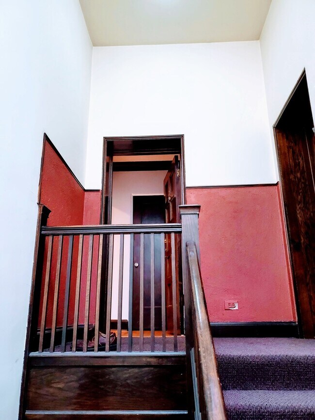 Building Photo - 1111 Holley Ct
