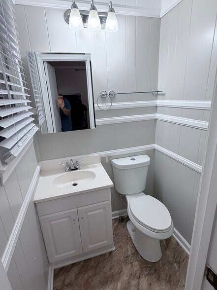 Building Photo - 217 Ridgecrest Way