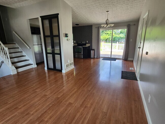 Building Photo - Charming 3-Bedroom Home in a Quiet Cul-de-Sac