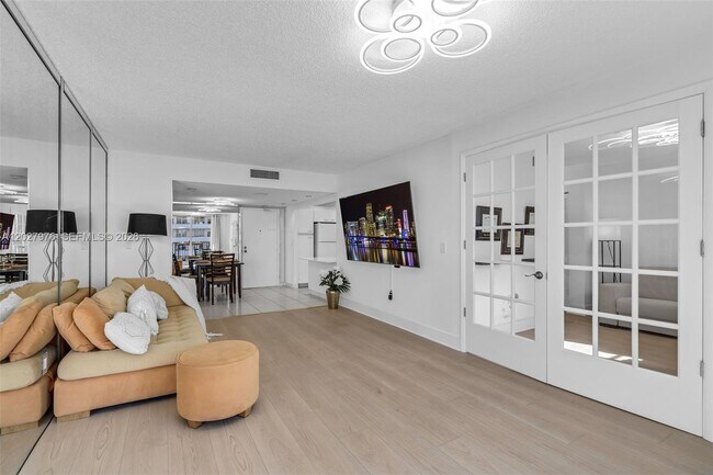 Building Photo - 9273 Collins Ave