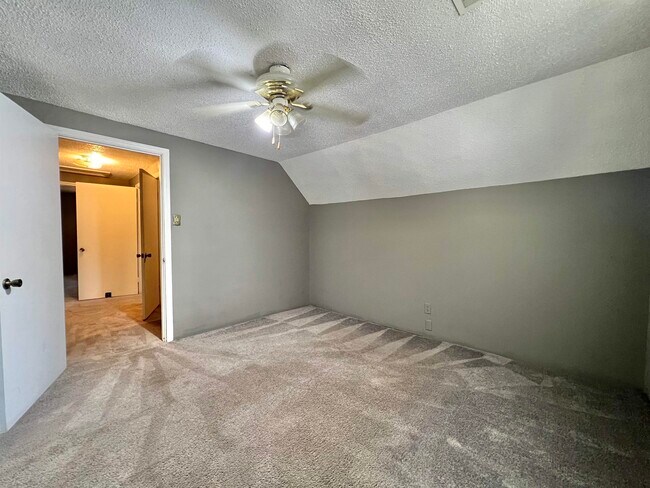 Building Photo - 4045 MICHAEL Dr