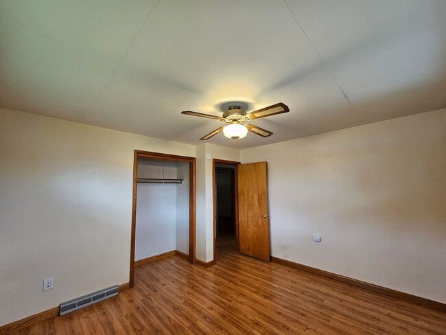 Building Photo - 3 bed/1.5 bath house near Sabraton