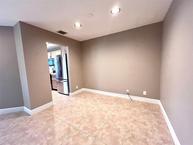 Building Photo - 2246 Discovery Cir W