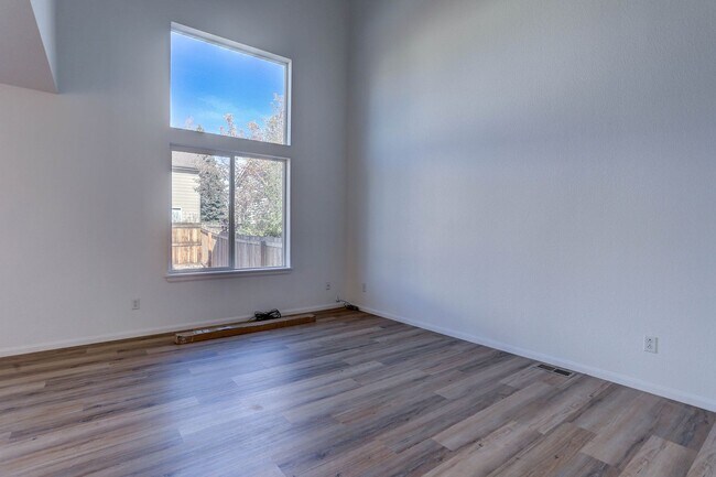 Building Photo - Fully Remodeled 3 Bed/2.5 Bath Northglenn ...