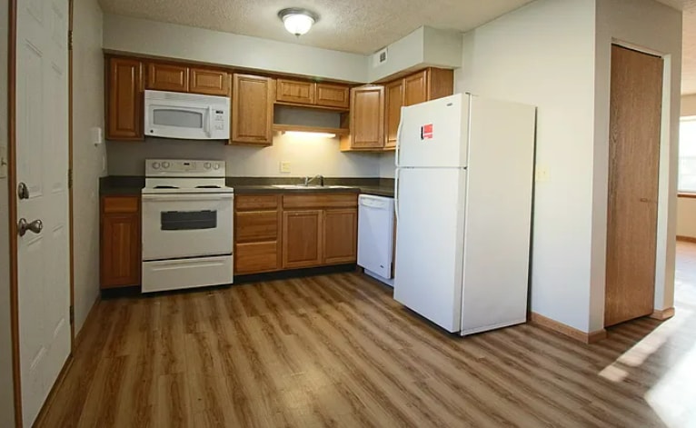 Building Photo - 2649 Sandbury Blvd