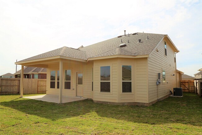 Building Photo - 8139 Fairfield Mnr Wy