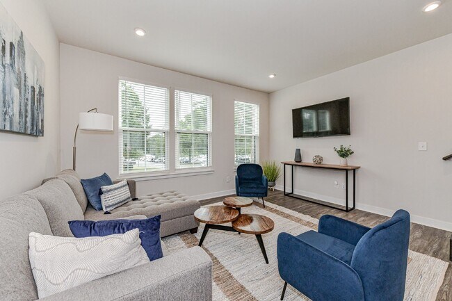 Building Photo - Stunning 3-bedroom, 4.5-bath townhome nest...