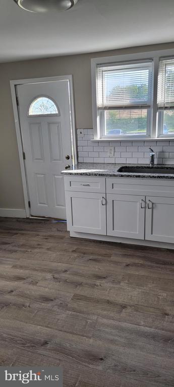 Building Photo - 272 MAPLE