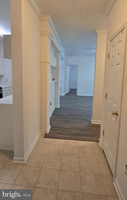 Building Photo - 20451 Chesapeake Square
