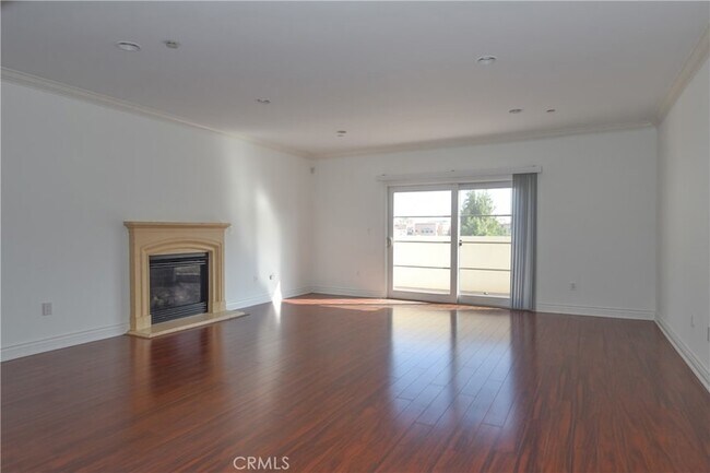 Building Photo - 11848 Kiowa Ave