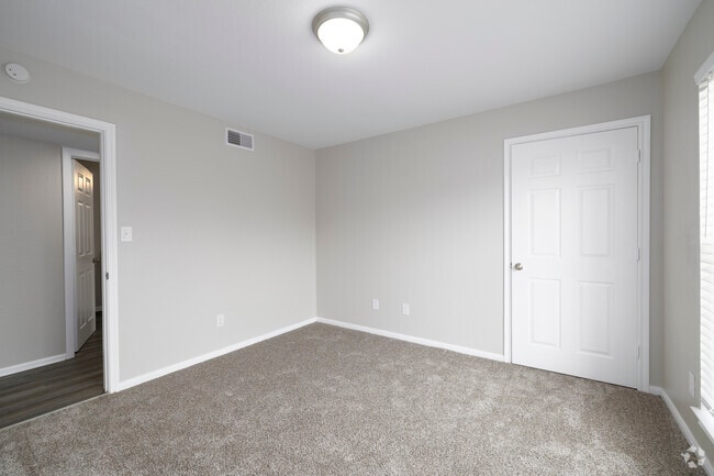 3BR, 2BA - 1150SF - Bedroom - Highline