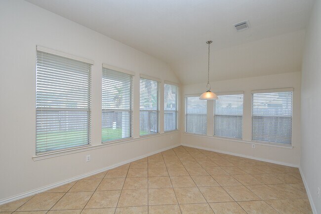 Building Photo - 8810 Rocky Knoll Ln
