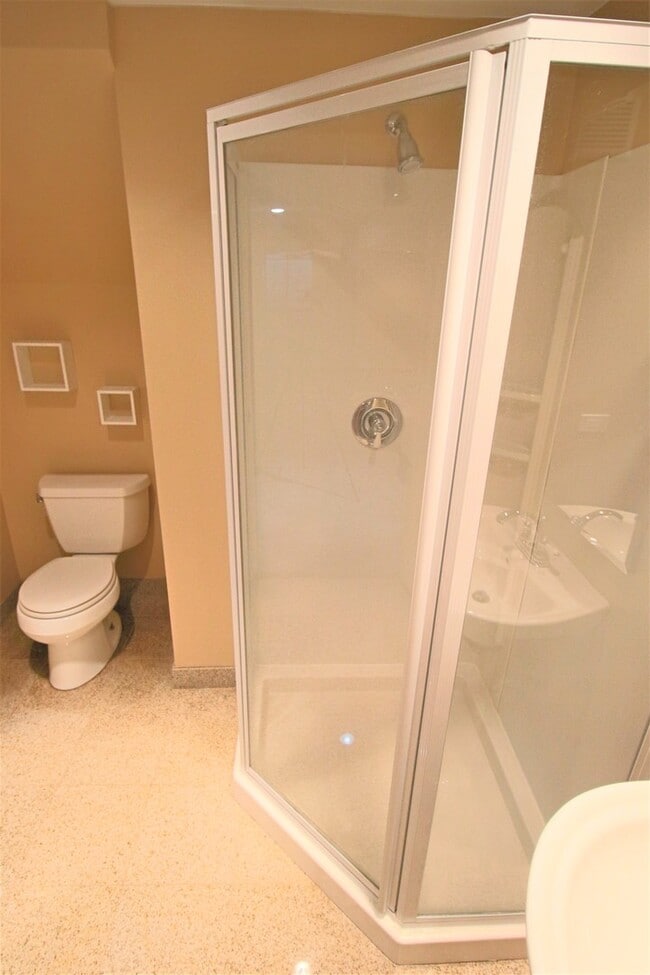 Building Photo - 4804 Daggets Ct