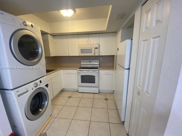 Building Photo - 1350 NE 119th St