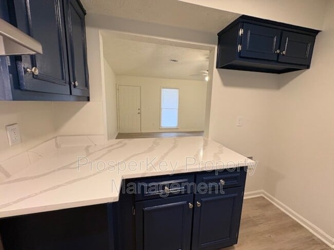 Building Photo - 106 Bonanza Dr