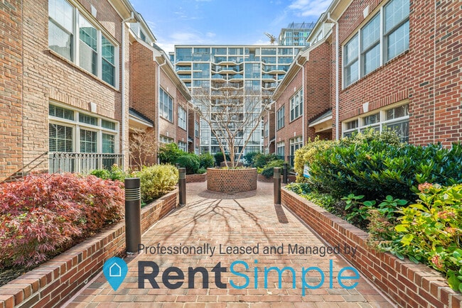 Building Photo - 1501 N Colonial Terrace