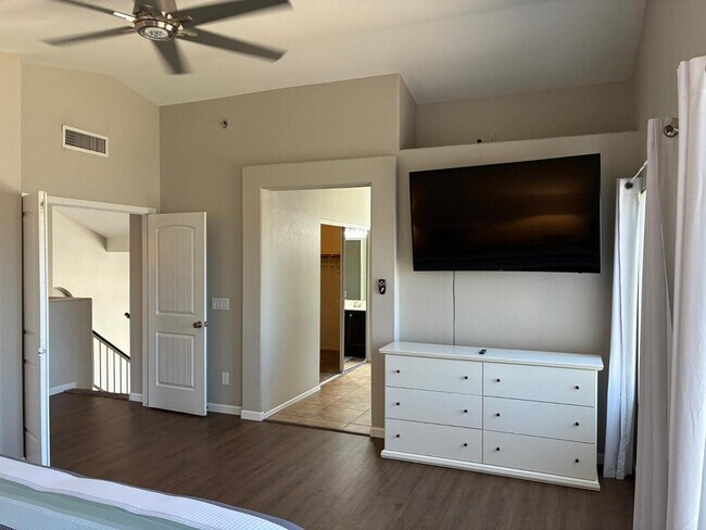 Building Photo - 13717 N 80th Ave