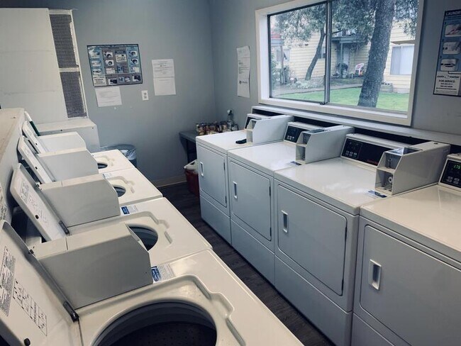 Building Photo - 5820 SW Erickson Ave