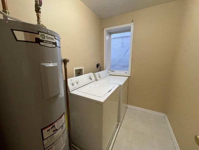 Building Photo - 1424 11th St NW