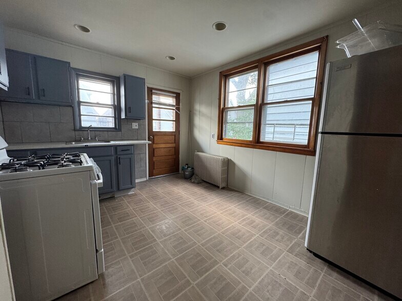 Primary Photo - 82 W 30th St