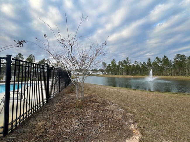 Building Photo - 115 Piper Cv