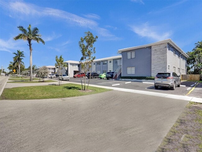 Building Photo - 1515 S 14th Ave