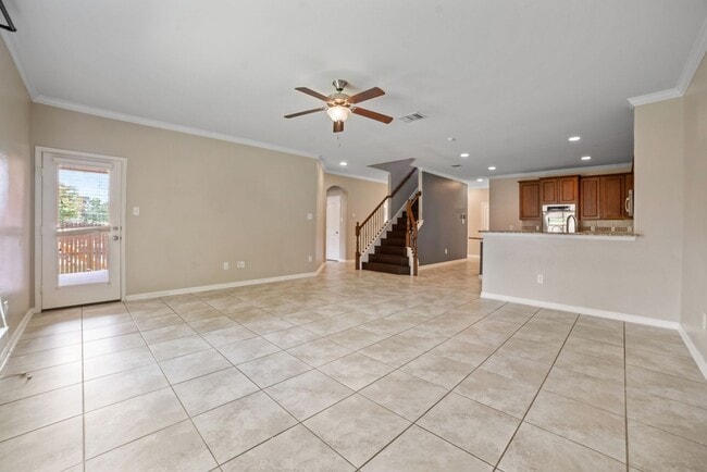 Building Photo - Gorgeous 4 Bed/ 3Bath house for rent! Avai...