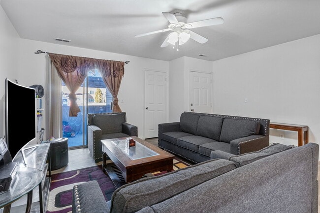 Building Photo - 4160 S Oak Meadows Dr