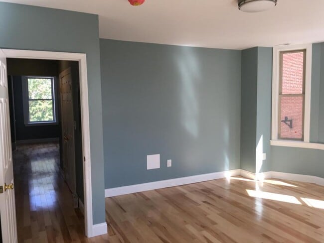 Building Photo - 2938 St Paul St