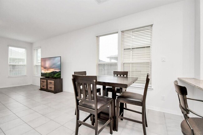 Building Photo - 2030 Domeniko Dr