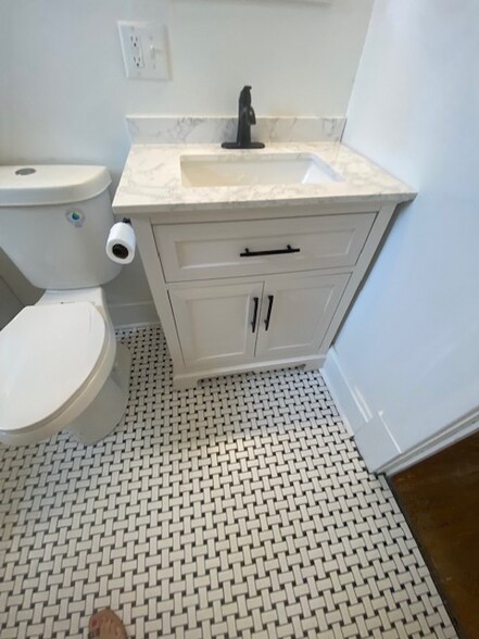 Building Photo - 47 W Jersey St