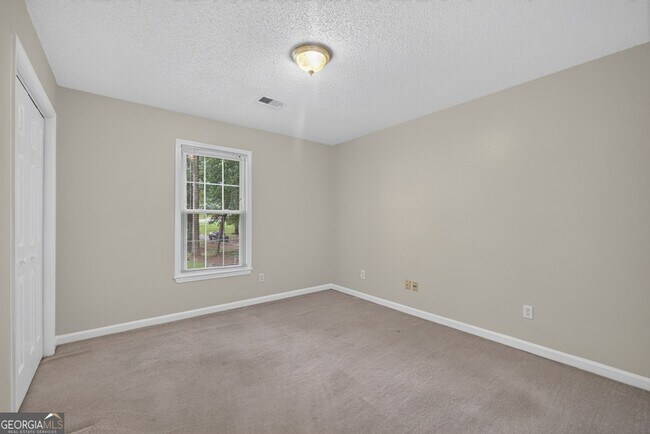Building Photo - 129 Springbrook Dr