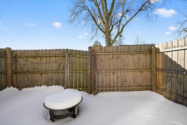 Building Photo - 2755-2761 Scarlet Oak