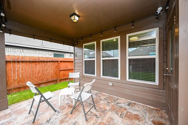 Building Photo - 15111 Longleaf Frst Dr
