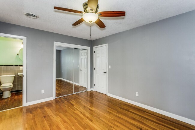 Building Photo - 4 bedroom home in Cordova Park