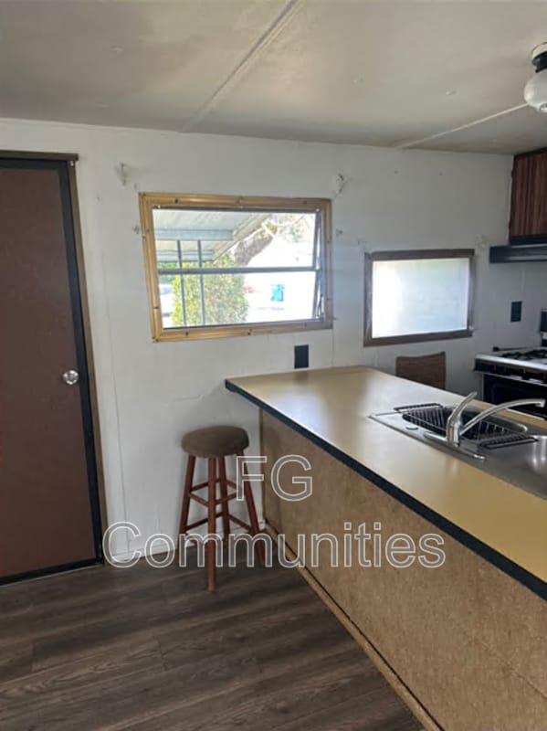 Building Photo - 123 Tuckaway Ln